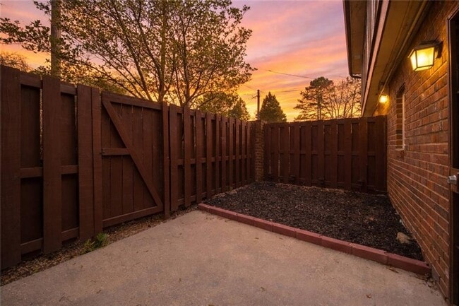 Building Photo - 3298 Abbeywood Dr