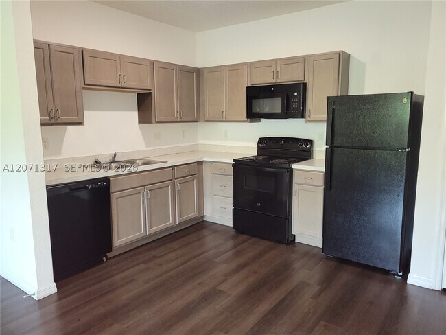 Building Photo - 8247 Tanager Sq