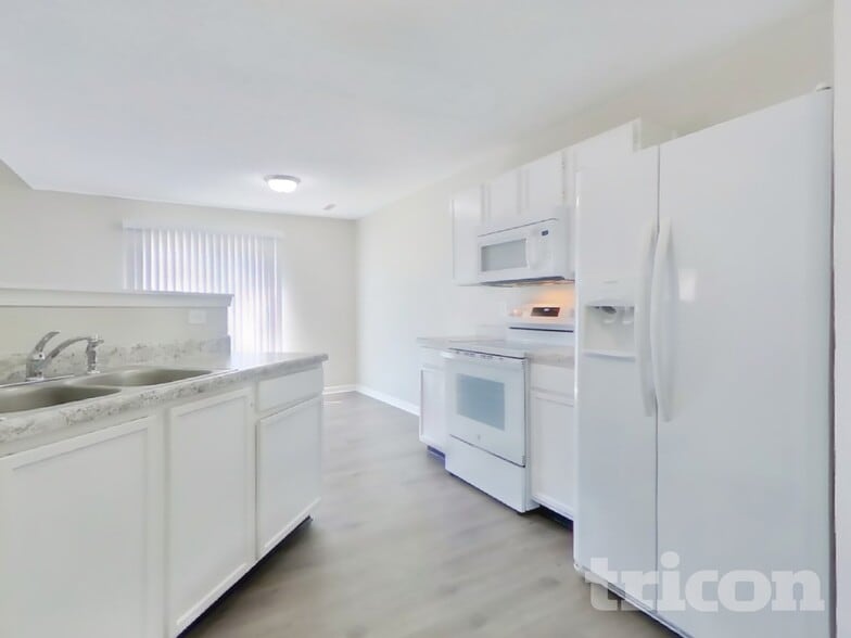 Building Photo - 4518 Redcliff S Ln