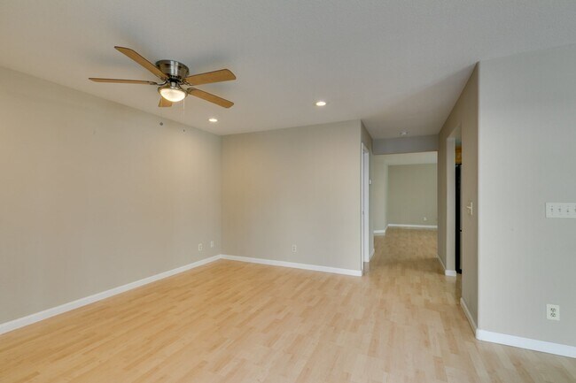 Building Photo - Beautiful Summerlin Home – 3 Bed, 2.5 Bath...