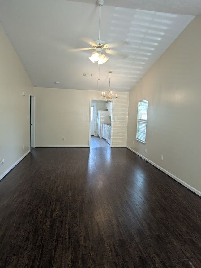 Building Photo - 2 Bedroom end unit
