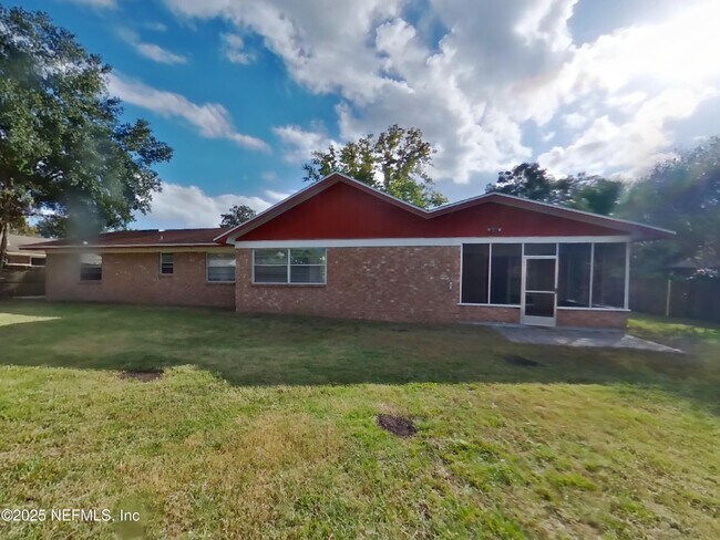 Building Photo - 2036 Pompano Pkwy