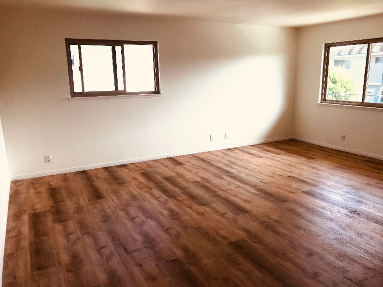 Building Photo - 5931 Birch St