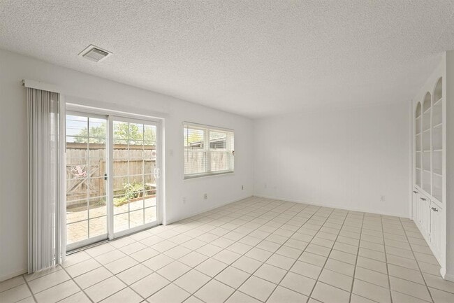 Building Photo - 14553 Misty Meadow Ln