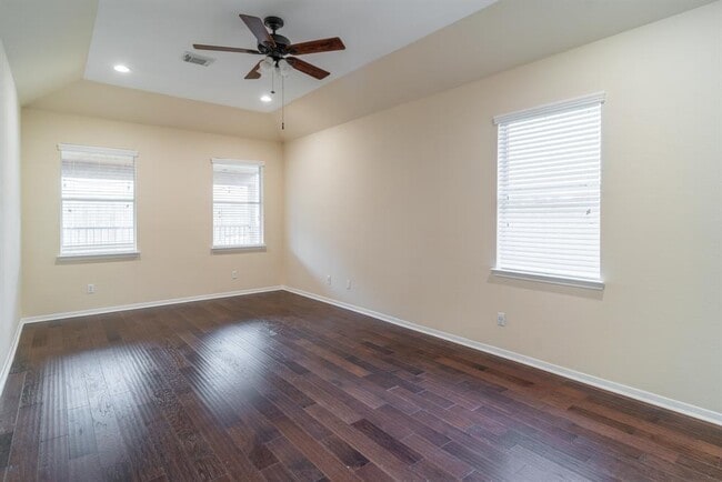 Building Photo - 4704 High Creek Ct