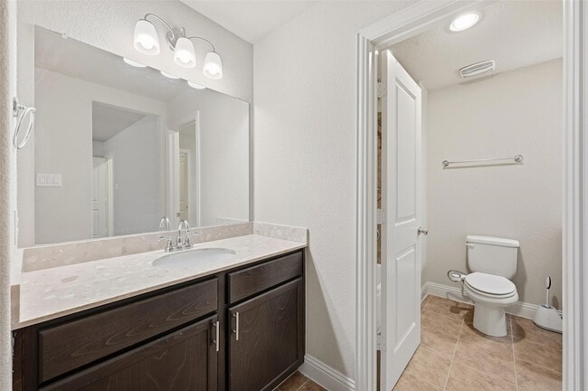 Building Photo - 5460 Blue Quail Dr