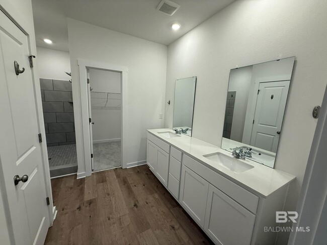 Building Photo - 19293 Maple Crest Loop