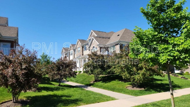Building Photo - 4444 Monroe Ct