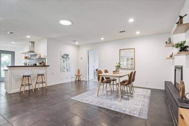 Building Photo - 12205 Midland Walk