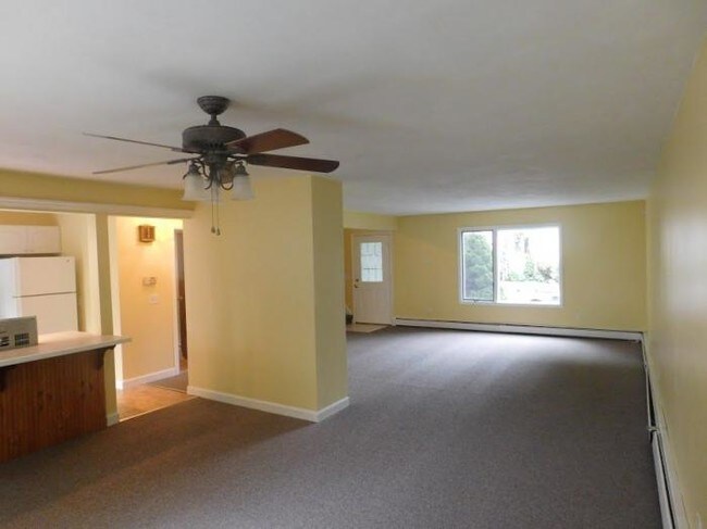 Building Photo - 3 bedroom in Cumberland RI 02864
