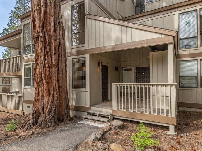 Building Photo - SKI LEASE: Townhome w/Fireplace, 2 Decks &...
