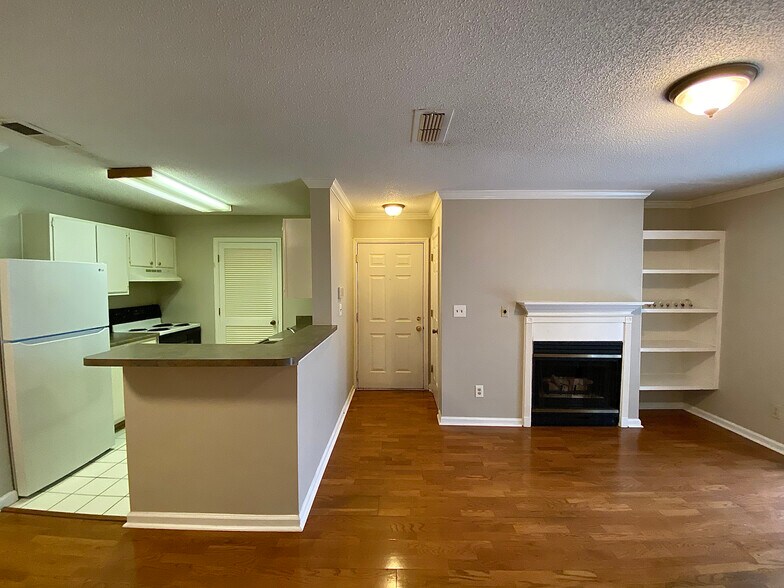 Building Photo - 513 Granville Ct