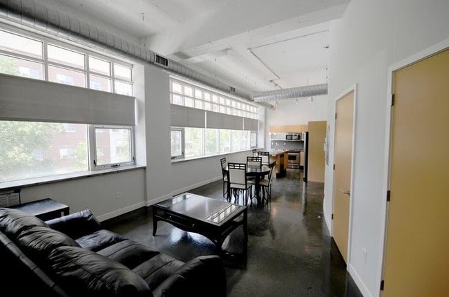 Building Photo - Central Park Lofts