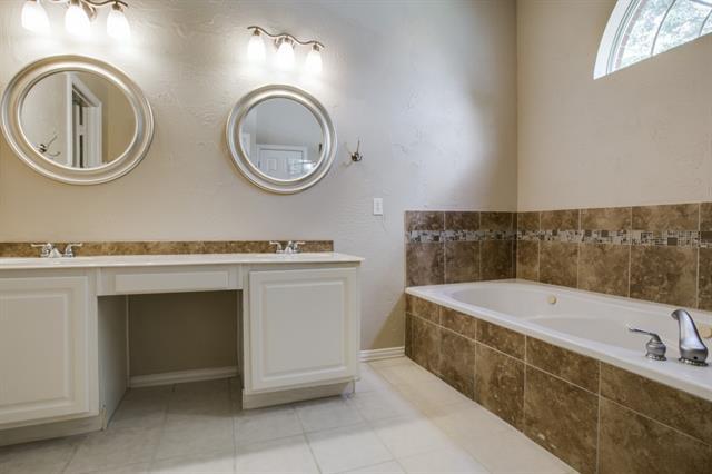 Building Photo - 5113 Teddington Park Dr