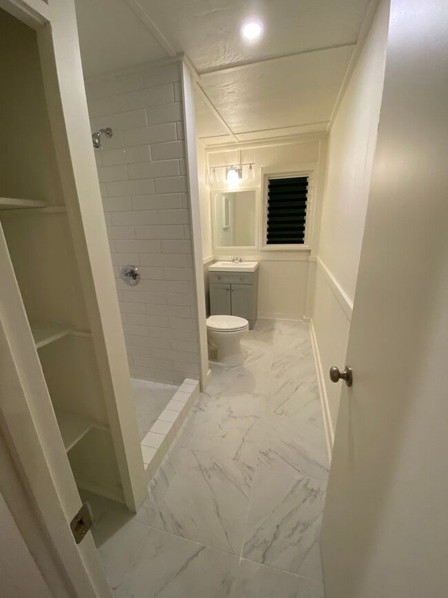 Building Photo - 3 Bedroom 2 Bath home in Hanalei w/Media Room