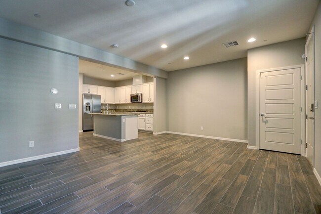 Building Photo - Newer, Fabulous town home in the heart of ...