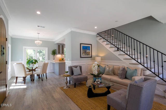 Building Photo - 305 S Arroyo Dr