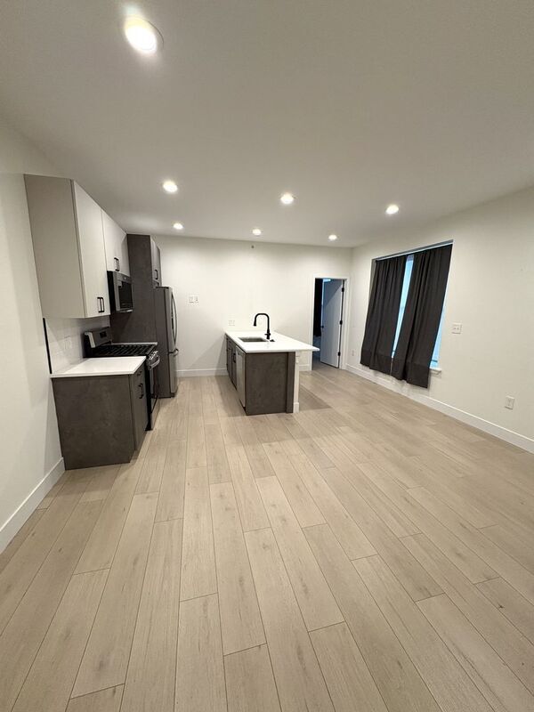 Building Photo - 611 Fagley St