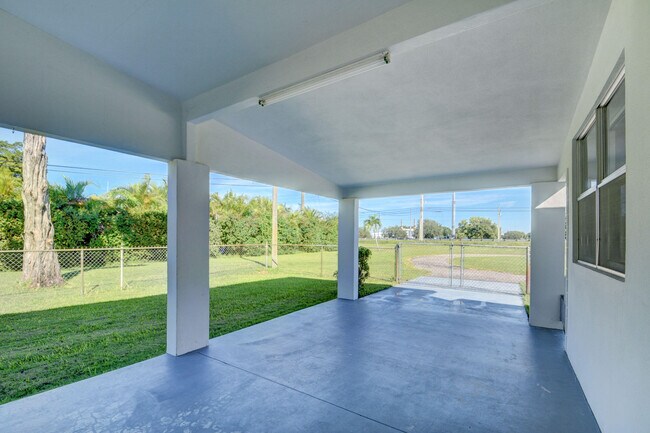 Building Photo - 6698 Belvedere Rd