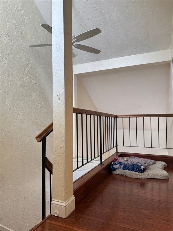 Building Photo - 909 Pleasant St