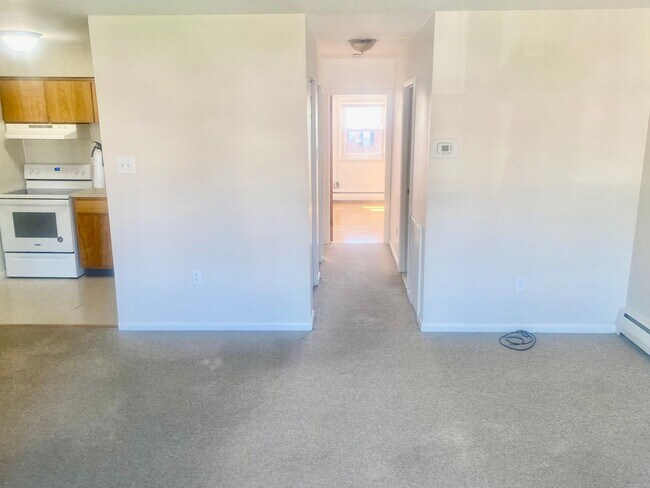 Building Photo - 2 Bedroom-1 Full Bath in South Allentown with Immediate Occupancy