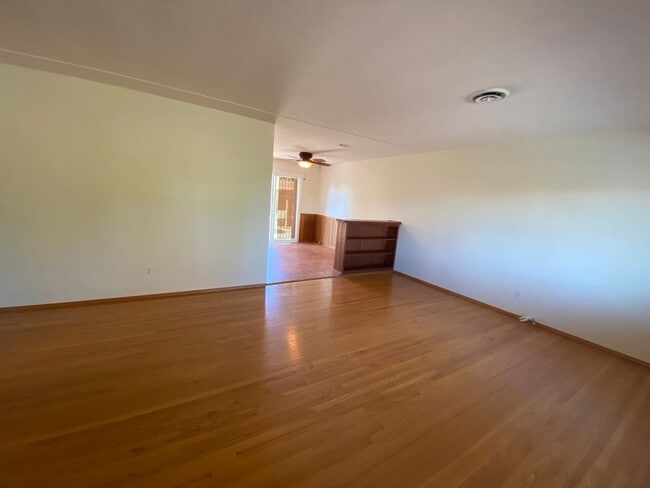 Building Photo - 1651 Chiswick Ct