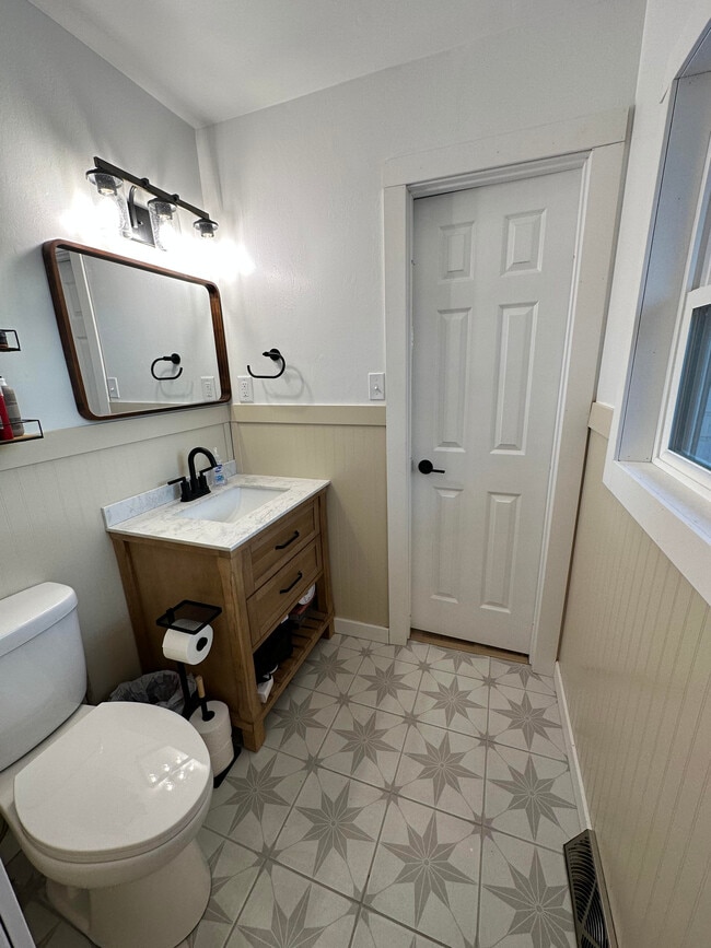 Building Photo - 1701 Cassell Rd