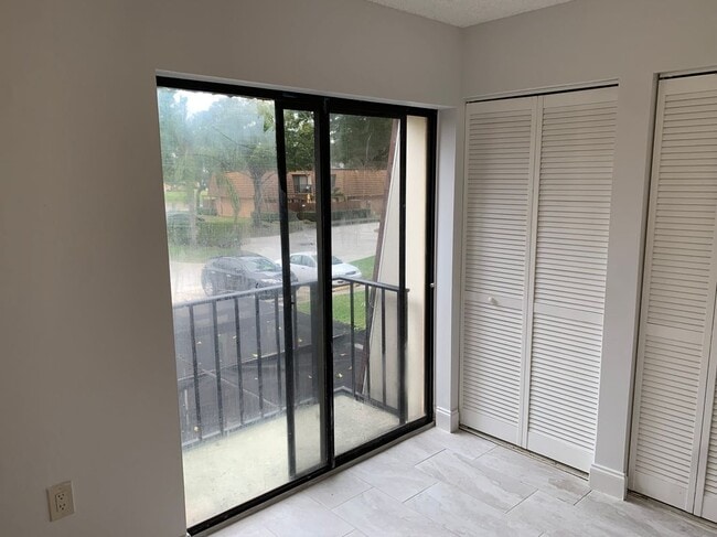 Building Photo - 3026 30th Ln