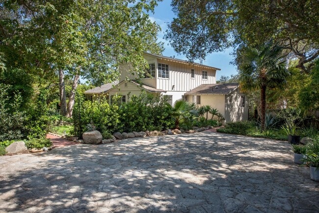 Building Photo - Located in the MUS - Unfurnished Serene El...
