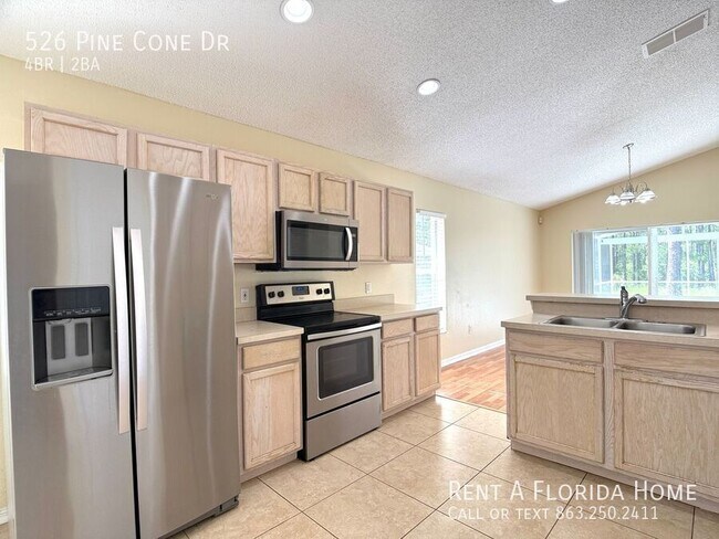 Building Photo - 526 Pine Cone Dr