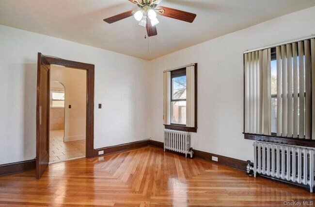 Building Photo - 29 Oak Ave