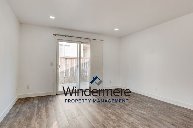 Building Photo - 1153 NE Cordero Pl