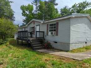 Building Photo - 4 Bedroom House in Rossville