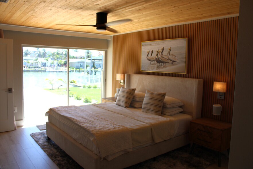 Building Photo - 229 Palm Is NW