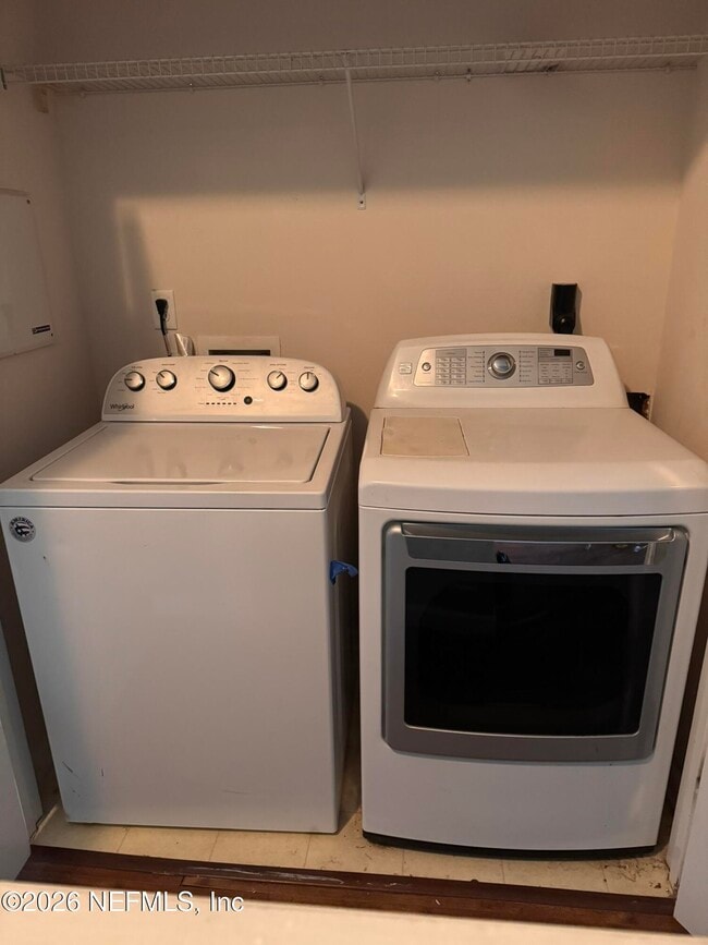 Building Photo - 12289 Black Walnut Ct