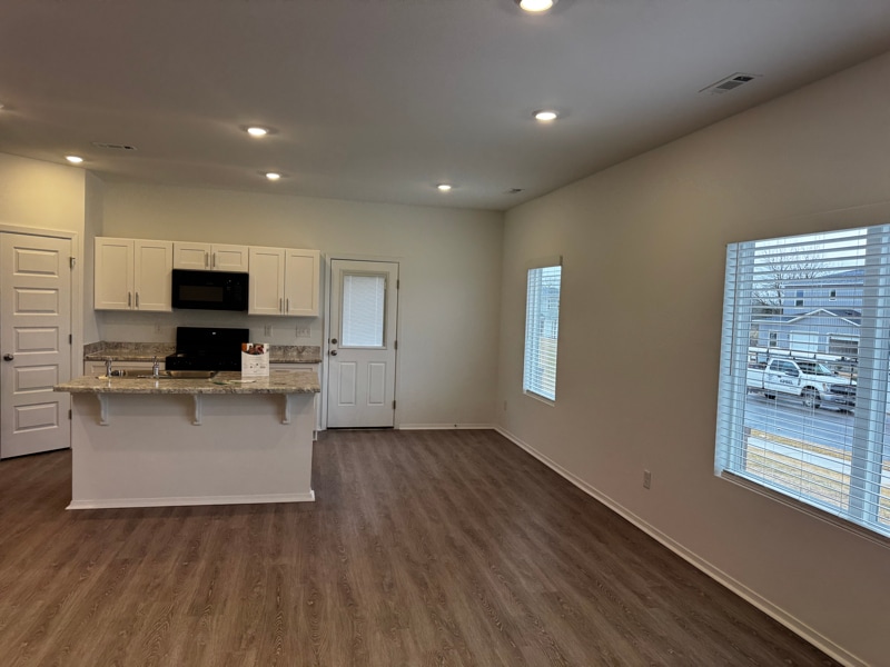 Building Photo - 6813 SW Dignity Ave