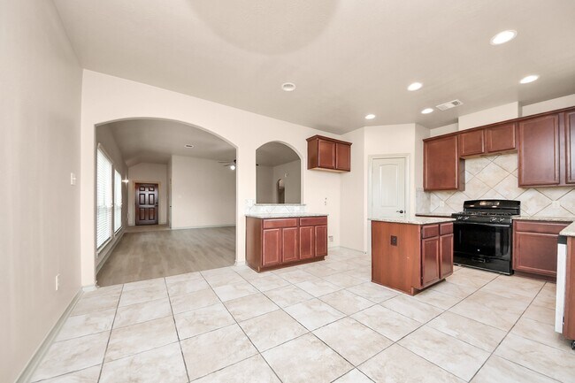Building Photo - 2414 Argos Dr