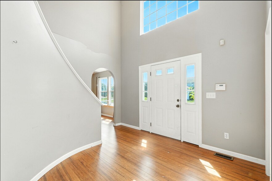 Building Photo - 108 Yukon Dr