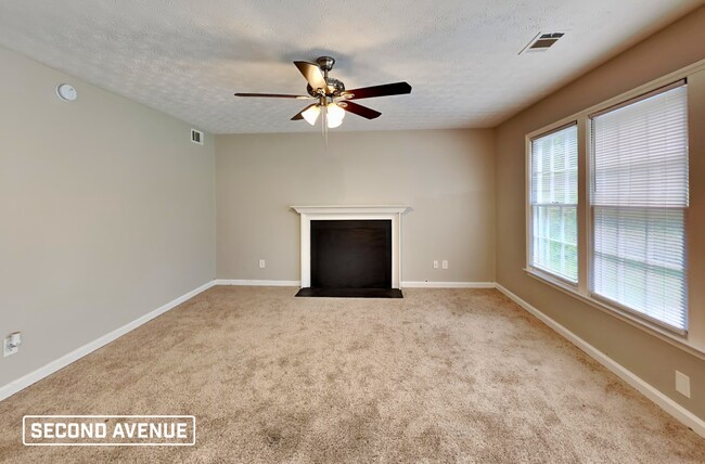Building Photo - 1720 Wedgewood Dr
