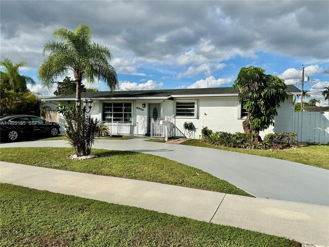 Building Photo - 8855 SW 17th Terrace