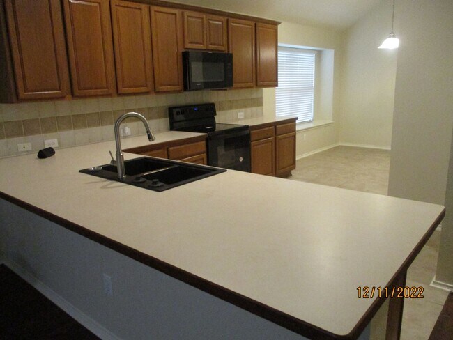 Building Photo - 5144 Waterview Ct