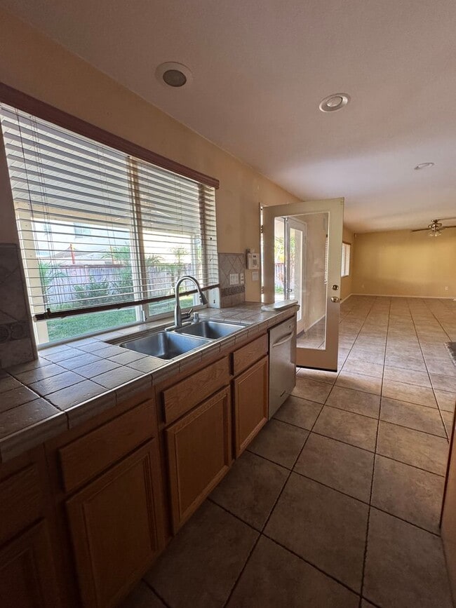 Building Photo - Welcome to Your New Home In Winchester