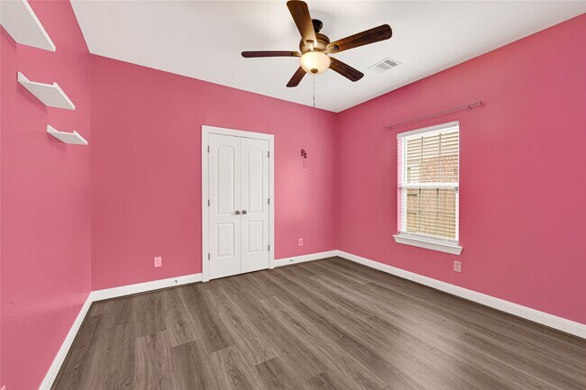 Building Photo - 15914 Tug Ct