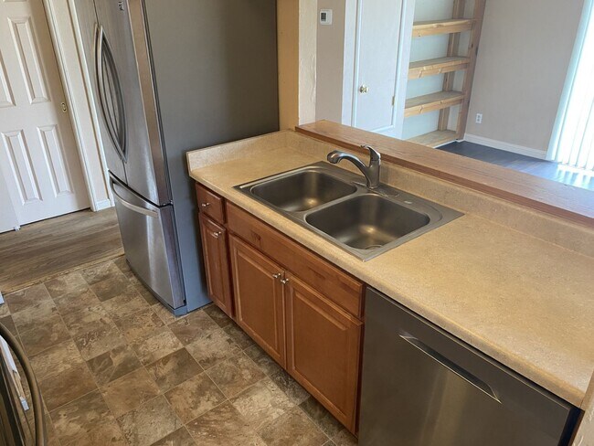 Building Photo - Charming 4 Bedroom, 2 Bath Home
