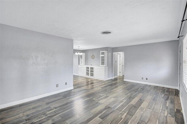 Building Photo - 2544 Burnice Dr