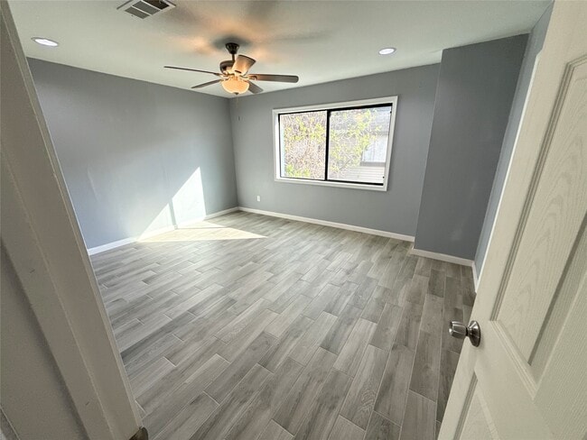 Building Photo - 8332 La Roche Ln