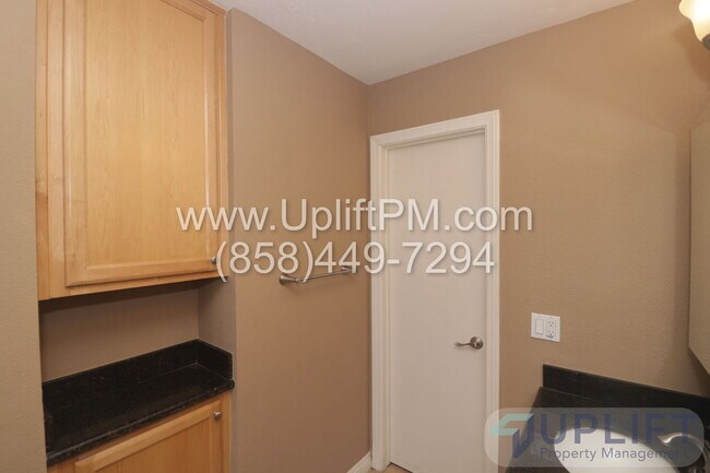 Building Photo - 4860 Rolando Ct