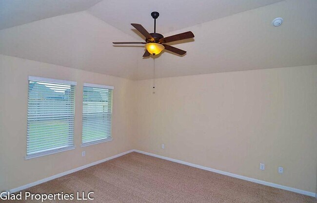 Building Photo - 16911 Ranger Ridge Dr