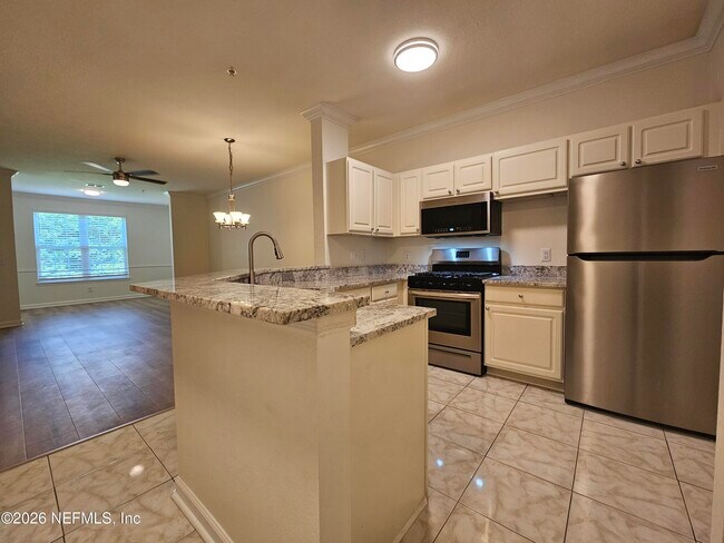 Building Photo - 13810 Sutton Park Dr N