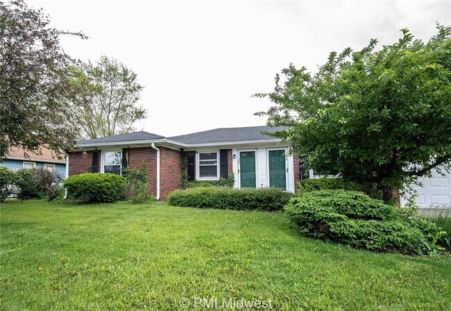 Primary Photo - 207 W Green Meadows Dr